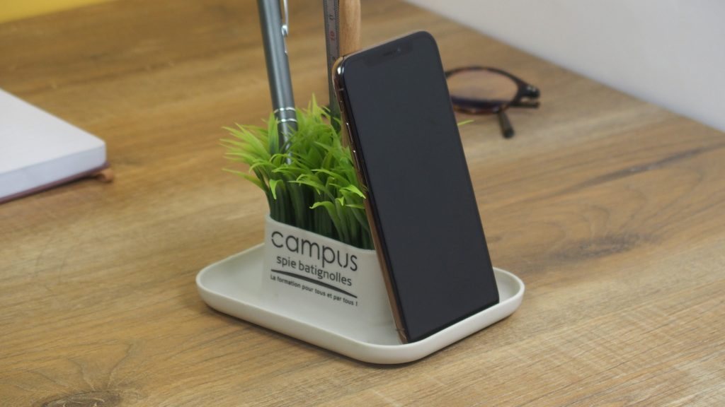 porte-crayon et support de téléphone