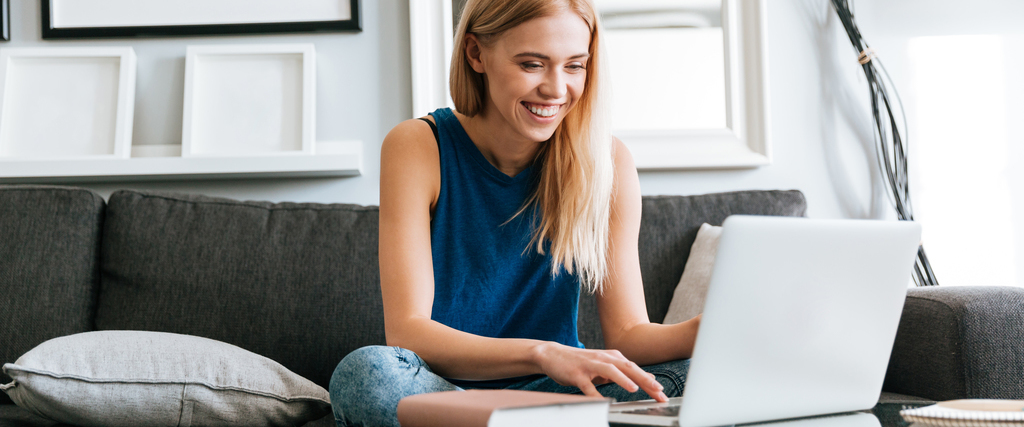 Femme en télétravail