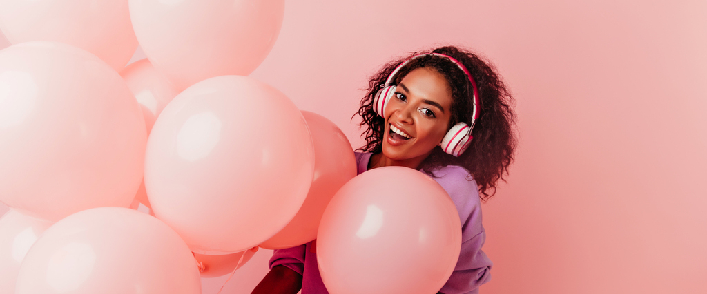 Fille-avec-casque-de-musique